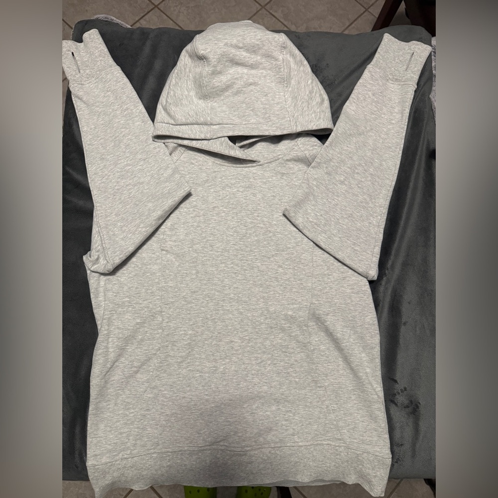 Lululemon Scuba pullover size 4